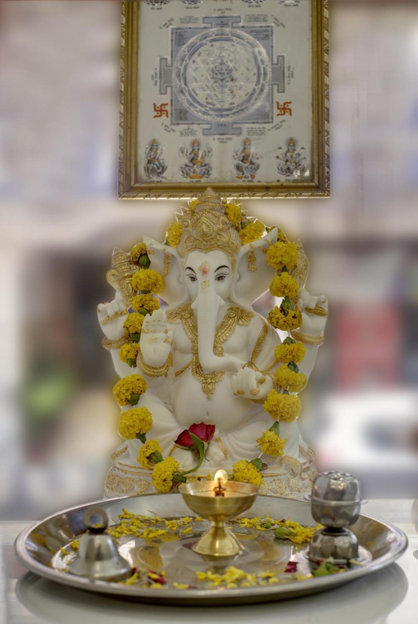 Rahul Palace By Golden Tree Near Metro Station And Ajmal Khan Market New Delhi Buitenkant foto
