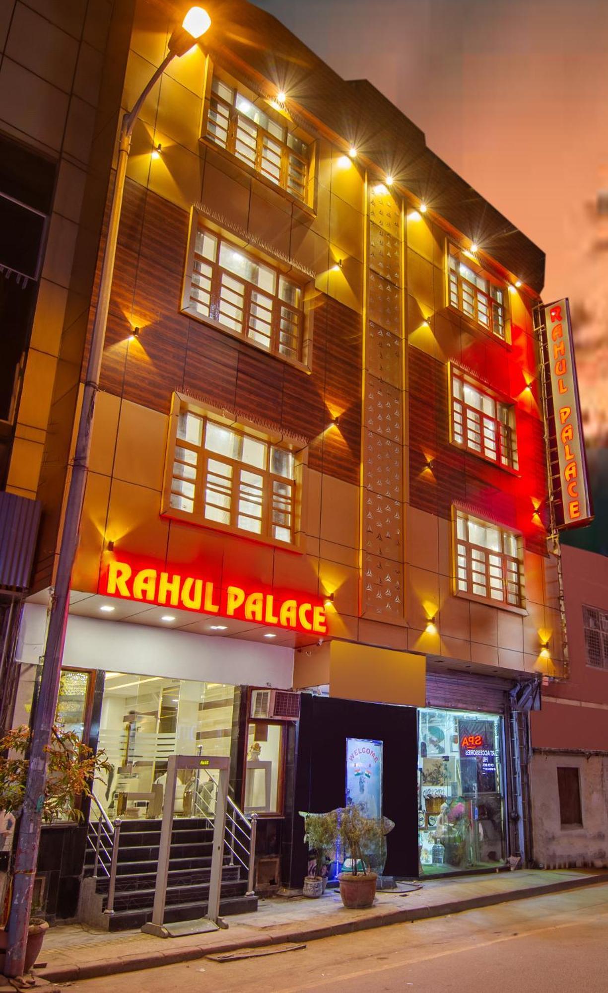 Rahul Palace By Golden Tree Near Metro Station And Ajmal Khan Market New Delhi Buitenkant foto